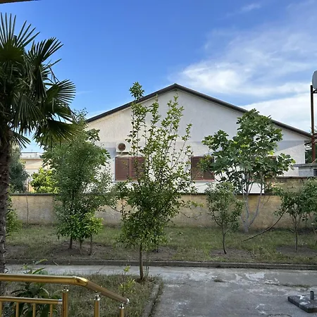 Sol House בית הארחה